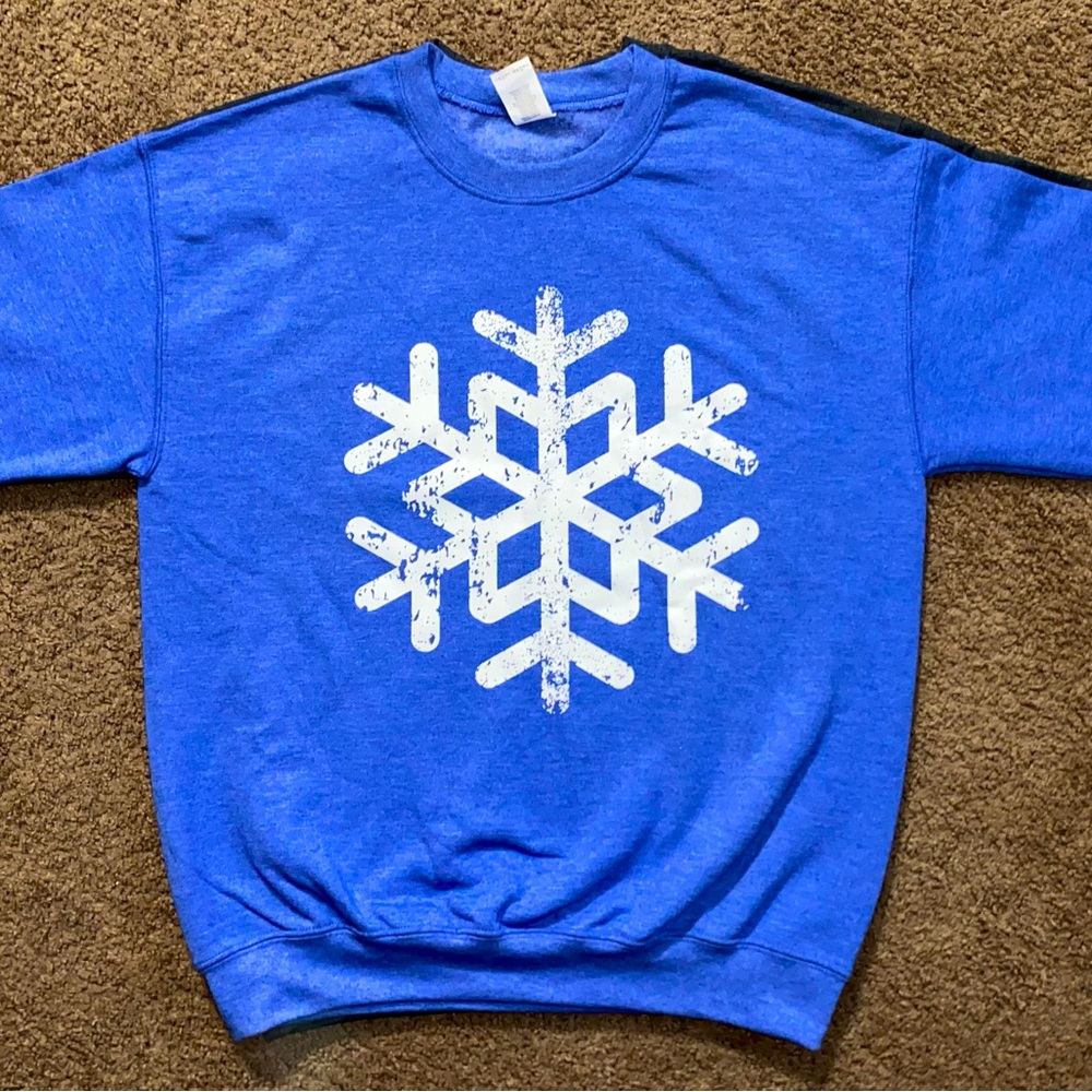 🆕 Snowflake Christmas Sweatshirt Gildan Unisex Mediu